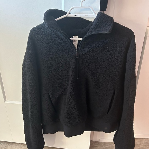 ALO Yoga Tops - All half zip fleece sweater